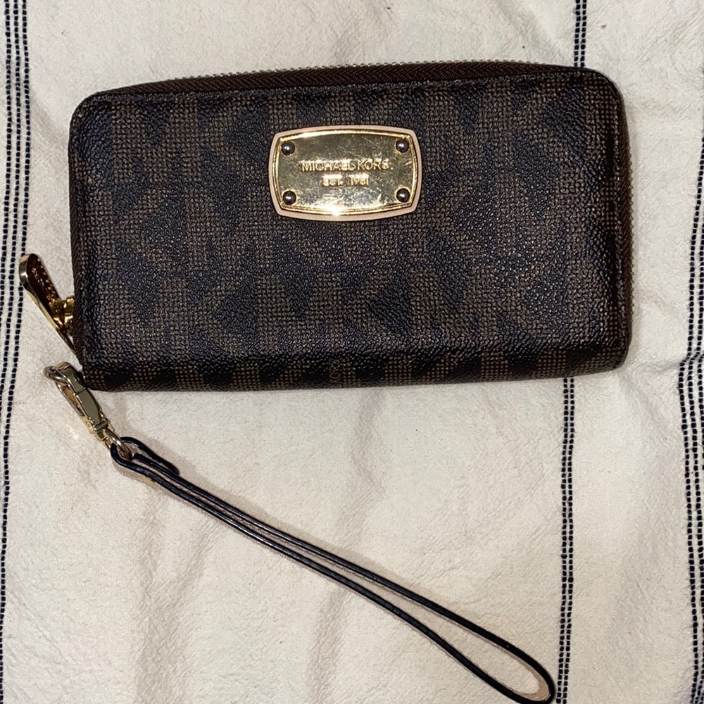 Michael Kors wristlet
